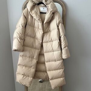 Aritzia Light Tan Puffer Coat